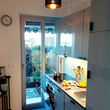 Grand Avec Terrasse A 20 M De La アパート *